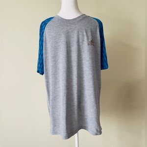 adidas Men’s Grey Heather Tee with Blue Raglan Sleeves Size Large EUC